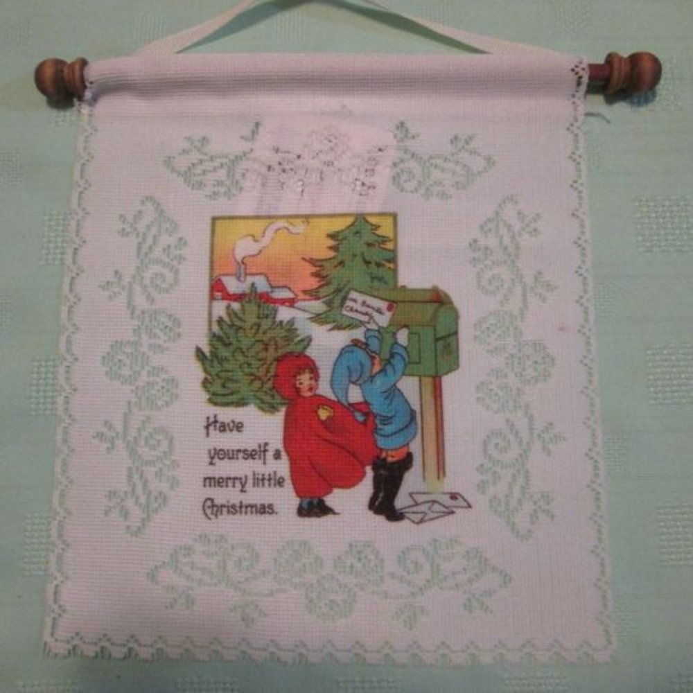 Christmas Lace Wall Hanger